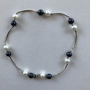 Simulated white pearl and dyed black onyx necklace